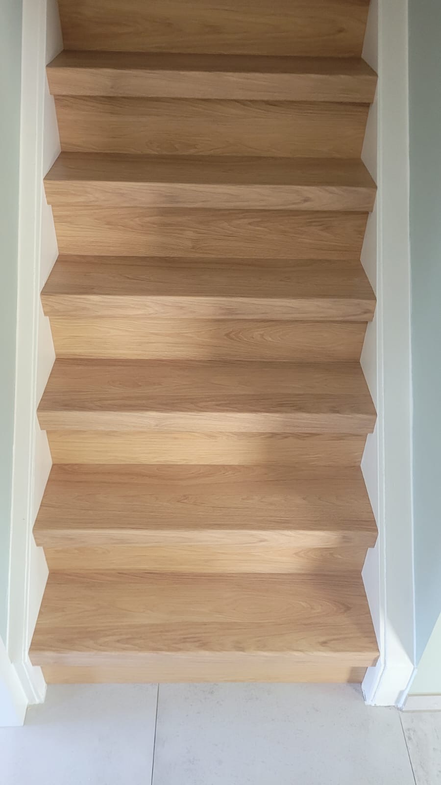 Treppenrenovierung Holzoptik – Gesamtansicht